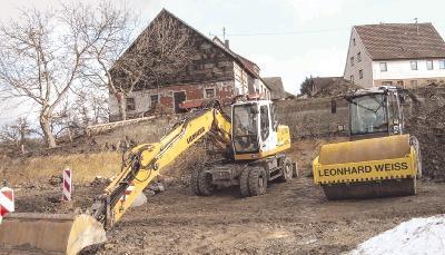 Bis Mitte Februar, sagt der Bauzeitenplan, ruhen die Maschinen. Bleibt es allerdings auch in den n&auml;chsten Tagen frostfrei, geht es fr&uuml;her weiter.Fotos: Yvonne Tscherwitschke