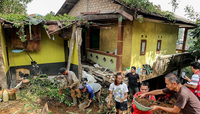 In der Region West-Java wurden viele H&auml;user schwer besch&auml;digt.