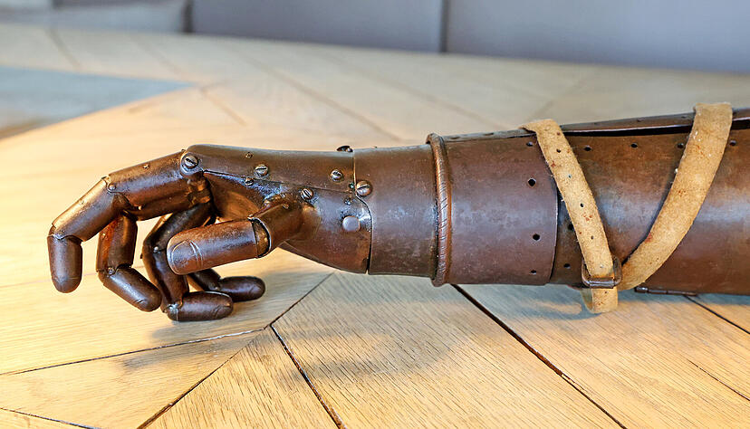 Die eiserne Hand des G&ouml;tz von Berlichingen ist rund 500 Jahre alt. Moderne Untersuchungen machen die mechanischen Informationen langfristig digital verf&uuml;gbar.