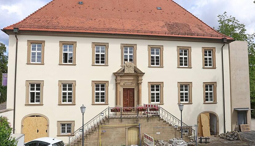 Das frisch restaurierte St. Andrésche Schlösschen in Bad Friedrichshall ist Sitz der Geschäftsstelle des Gutachterausschusses. Das frisch restaurierte St. Andrésche Schlösschen in Bad Friedrichshall ist Sitz der Geschäftsstelle des Gutachterausschusses.