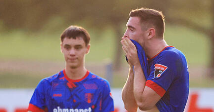 Fußball Oberliga FSV Hollenbach (blau) - 1. CfR Pforzheim Hannes Scherer (rechts) - Marco Specht Fußball Oberliga FSV Hollenbach (blau) - 1. CfR Pforzheim Hannes Scherer (rechts) - Marco Specht