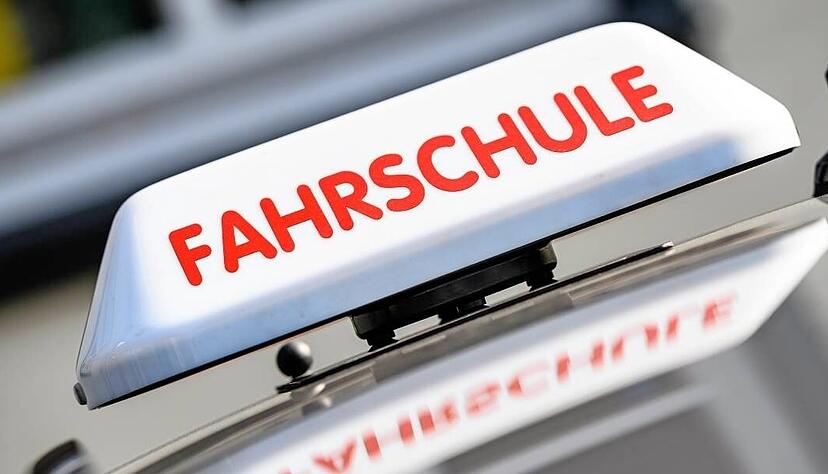 Ein Fahrlehrer aus Eppingen soll seine ehemalige Sch&uuml;lerin sexuell bel&auml;stigt haben. Der Beschuldige bestreitet den Vorwurf.