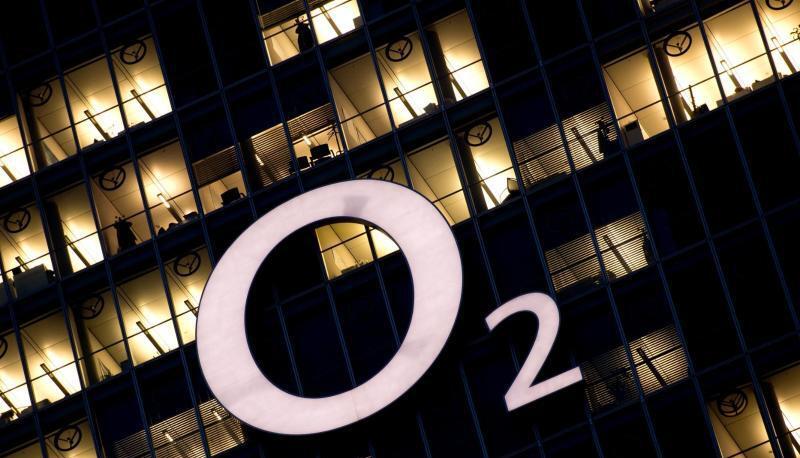 Das Logo des Mobilfunkanbieters O2 an der Zentrale von Telefonica Deutschland/O2 in München. Foto: Sven Hoppe