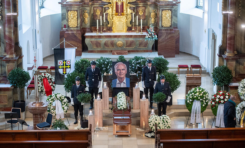 Neckarsulm gedenkt ihres früheren Oberbürgermeisters. Neckarsulm gedenkt ihres früheren Oberbürgermeisters.