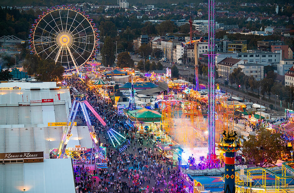 Nach mehr als zwei Wochen Sause auf dem Cannstatter Wasen ist das große Volksfest am Neckar-Ufer am Sonntag zu Ende gegangen. Nach mehr als zwei Wochen Sause auf dem Cannstatter Wasen ist das große Volksfest am Neckar-Ufer am Sonntag zu Ende gegangen.