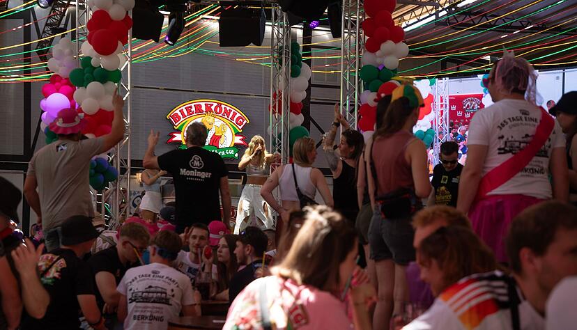 Stimmung &laquo;unfassbar gut&raquo;: Im Bierk&ouml;nig wird wieder gefeiert.