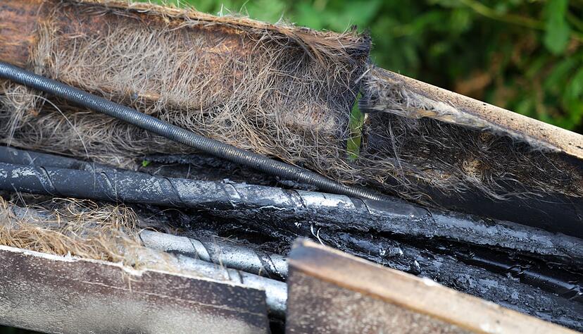Der Brand hat erhebliche Auswirkungen auf den Zugverkehr.