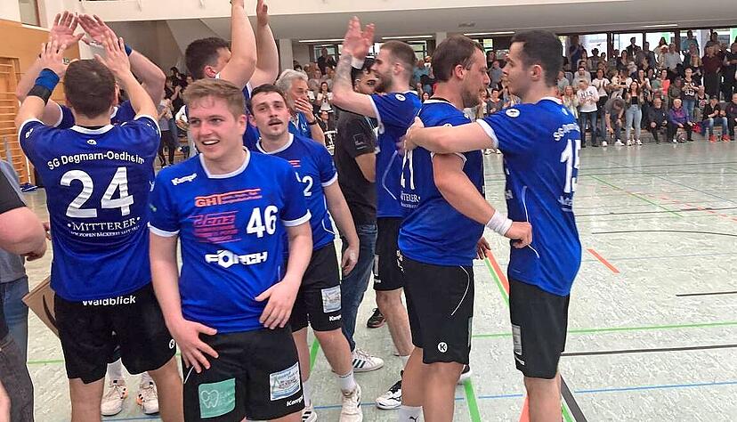 Einen Spieltag vor Saisonende machte die SG Degmarn-Oedheim im direkten Duell gegen die HB Ludwigsburg den Aufstieg perfekt.
Foto: Stephan Sonntag Einen Spieltag vor Saisonende machte die SG Degmarn-Oedheim im direkten Duell gegen die HB Ludwigsburg den Aufstieg perfekt.
Foto: Stephan Sonntag