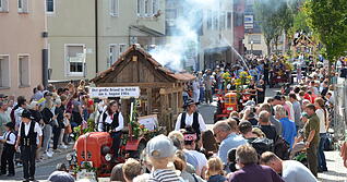 2024 wurde in Ilsfeld das 500. Holzmarkt-Jubiläum mit einem großen Umzug gefeiert. In diesem Jahr werden die "Spiele rund ums Holz" den Sonntag bereichern.