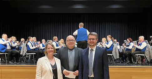 Wer wird Nachfolger von Torsten Kunkel (Mitte)? Ina Krone und Jens Müller gehen in die Stichwahl. Wer wird Nachfolger von Torsten Kunkel (Mitte)? Ina Krone und Jens Müller gehen in die Stichwahl.