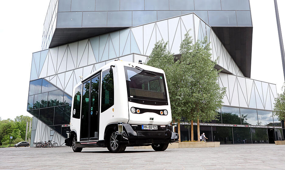 Probefahrt autonomes Bus-Shuttle auf der Bahnhofstraße Heilbronn Probefahrt autonomes Bus-Shuttle auf der Bahnhofstraße Heilbronn