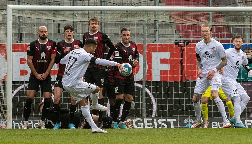 Paulis Daniel Kyereh trifft per Freistoß zur 1:0-Führung.