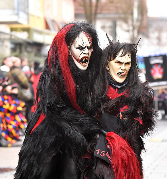 Aufw&auml;ndige Kost&uuml;me gab es beim Brackenheimer Faschingsumzug zu bestaunen.Zahlreiche Zuschauer s&auml;umten beim n&auml;rrischen Treiben die Stra&szlig;en.