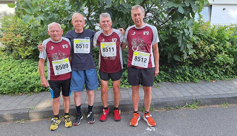 Das älteste Team, Die Oldies, mit insgesamt 322 Lebensjahren (von links): Otto Müller, Werner Bross, Hermann Mayer und Herbert Großschopf. Das älteste Team, Die Oldies, mit insgesamt 322 Lebensjahren (von links): Otto Müller, Werner Bross, Hermann Mayer und Herbert Großschopf.