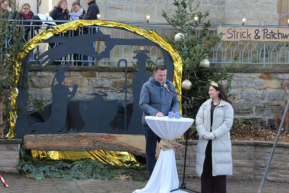 Bei der Eröffnung gibt es sogar königlichen Besuch: Die Hohenloher Weinkönigin Simela Koyseven ist als Ehrengast gekommen. Bei der Eröffnung gibt es sogar königlichen Besuch: Die Hohenloher Weinkönigin Simela Koyseven ist als Ehrengast gekommen.