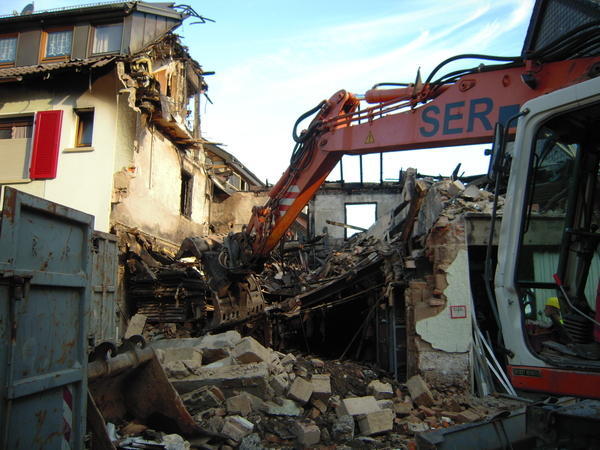 Abbrucharbeiten nach L&ouml;wensteiner Gro&szlig;brand | 20.08.