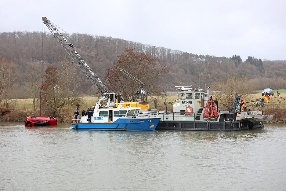 Bergung gesunkenes Auto bei Gundelsheim