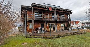 Das Holzhaus von Birgit Wacker und Christoph Sch&auml;fer in Bad Rappenau-Bonfeld.