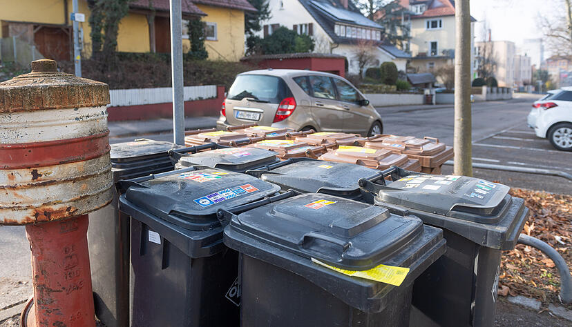 Die alten M&uuml;lltonnen sind noch nicht abholt, schon gibt es neuen &Auml;rger.