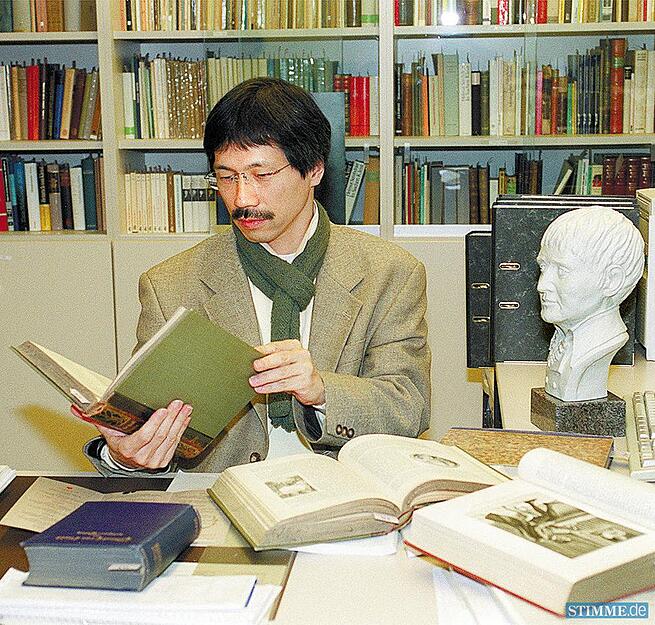 2000: Der japanische Germanistikprofessor Takeo Kato aus Kyoto ist auf Spurensuche im Kleist-Archiv.