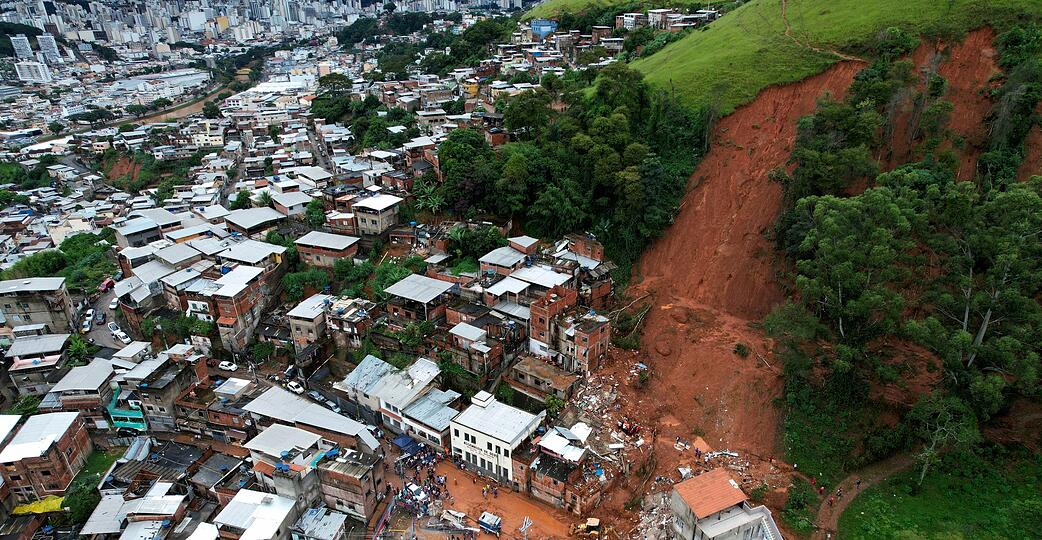 Mehrere H&auml;user sind bei den &Uuml;berschwemmungen eingest&uuml;rzt.