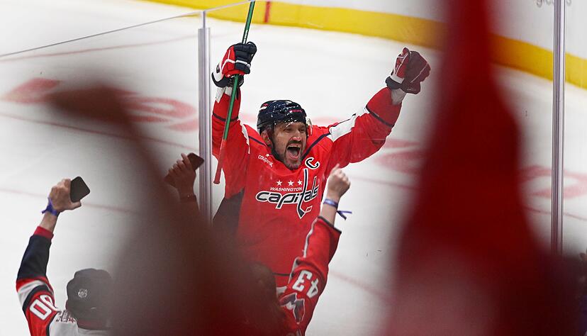 Hat als einziger Spieler der Geschichte 900 Tore in der NHL: Alexander Owetschkin. Hat als einziger Spieler der Geschichte 900 Tore in der NHL: Alexander Owetschkin.