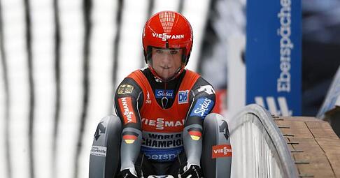 Natalie Geisenberger kann sich in Altenberg den Gesamtweltcup sichern. Foto: Yuri Kochetkov Natalie Geisenberger kann sich in Altenberg den Gesamtweltcup sichern. Foto: Yuri Kochetkov