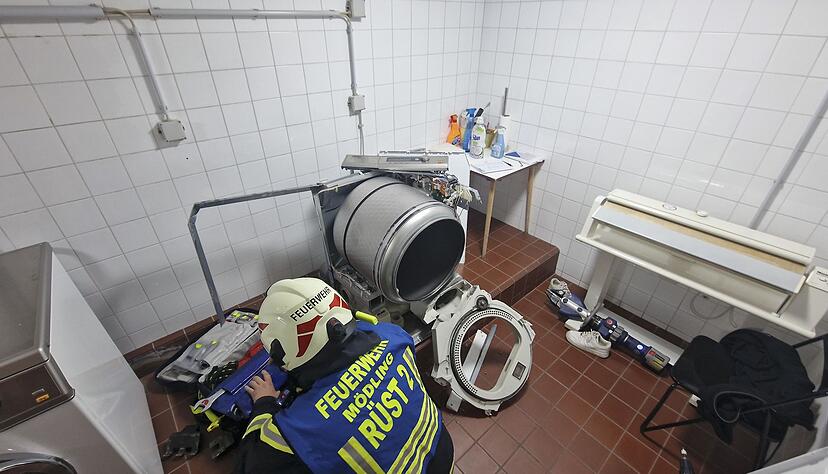 Warum das Kind in den Trockner stieg, ist nicht bekannt.