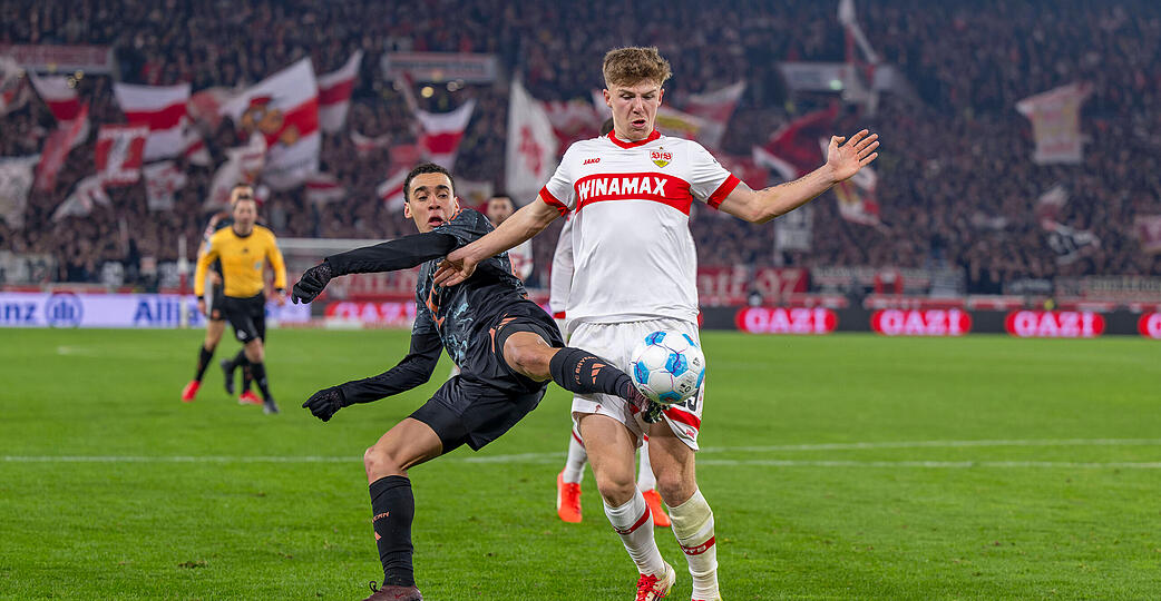 Finn Jeltsch spielt beim VfB Stuttgart, hat aber das Interesse einiger Topclubs geweckt. Dazu gehört auch der FC Bayern München. Finn Jeltsch spielt beim VfB Stuttgart, hat aber das Interesse einiger Topclubs geweckt. Dazu gehört auch der FC Bayern München.