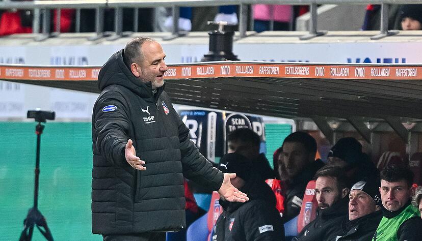 Für Frank Schmidt und seine Heidenheimer wird der Druck immer größer. Für Frank Schmidt und seine Heidenheimer wird der Druck immer größer.