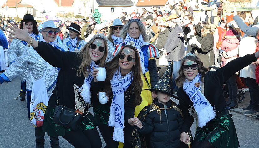 Jubel, Trubel, Heiterkeit: Damit bei den Faschingsumzügen – im Bild Ellhofen 2024 – ausgelassen gefeiert werden kann, ist im Vorfeld ein hoher organisatorischer Aufwand notwendig. Jubel, Trubel, Heiterkeit: Damit bei den Faschingsumzügen – im Bild Ellhofen 2024 – ausgelassen gefeiert werden kann, ist im Vorfeld ein hoher organisatorischer Aufwand notwendig.