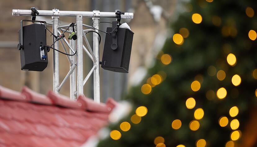 Der Staatsschutz ermittelt wegen rechtsradikaler Musik auf einem Weihnachtsmarkt. (Archivbild)