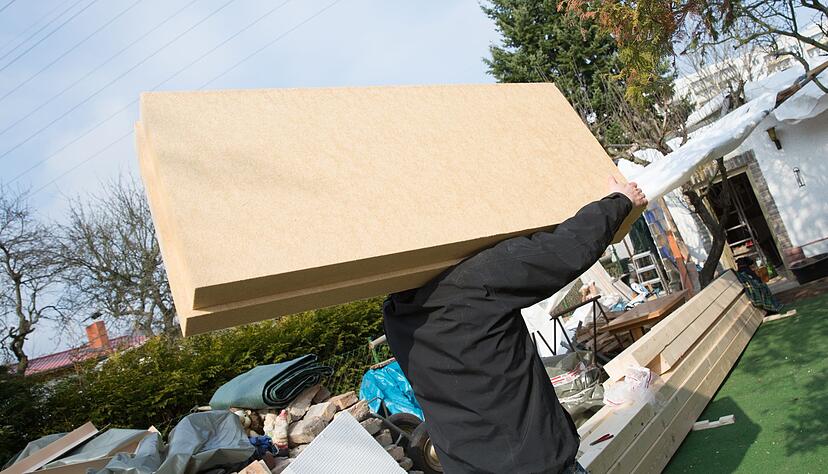 Zeit, Kraft, Fachwissen: Wollen Bauherren selbst anpacken, sollten sie selbstkritisch sein, was sie wirklich leisten k&ouml;nnen.