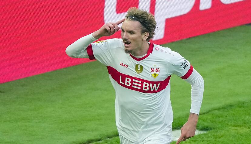 Stürmer Nick Woltemade würde gern vom VfB Stuttgart zum FC Bayern wechseln. Stürmer Nick Woltemade würde gern vom VfB Stuttgart zum FC Bayern wechseln.