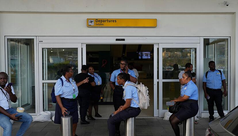Dutzende Flüge gestrichen: Die Ausreise verzögert sich für viele Touristen. Dutzende Flüge gestrichen: Die Ausreise verzögert sich für viele Touristen.