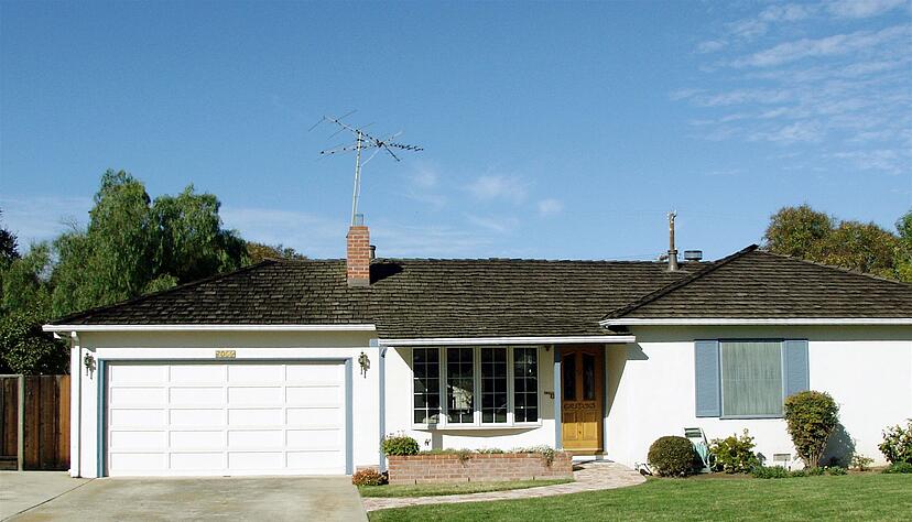 1976: In dieser Garage in Los Altos im Elternhaus von Steve Jobs wurden die ersten Apple-Computer montiert. 1976: In dieser Garage in Los Altos im Elternhaus von Steve Jobs wurden die ersten Apple-Computer montiert.