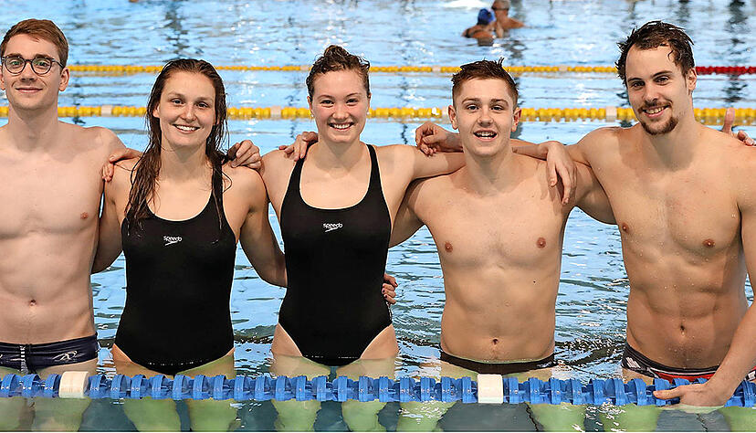 Sie bringen Bewegung in die Schwimmszene &minus; und das nicht nur auf die Region begrenzt (von links): Henning M&uuml;hlleitner, Annika Bruhn, Marlene H&uuml;ther, Daniel Pinneker und Fabian Schwingenschl&ouml;gl von der Neckarsulmer Sport-Union. Foto: Alexander Bertok