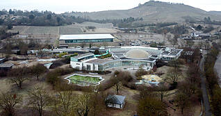 Aquatoll Spa&szlig;bad und Sportbad in Neckarsulm von oben mit einer Drohe aufgenommen. Geplante Sanierung  mit Automuseum und Hotel