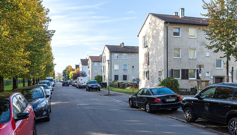 Die Wohninsel zwischen Christoph- und Ellwanger Straße ist weitgehend abgeschnitten von anderen städtischen Wohngebieten.
Foto: Mario Berger Die Wohninsel zwischen Christoph- und Ellwanger Straße ist weitgehend abgeschnitten von anderen städtischen Wohngebieten.
Foto: Mario Berger