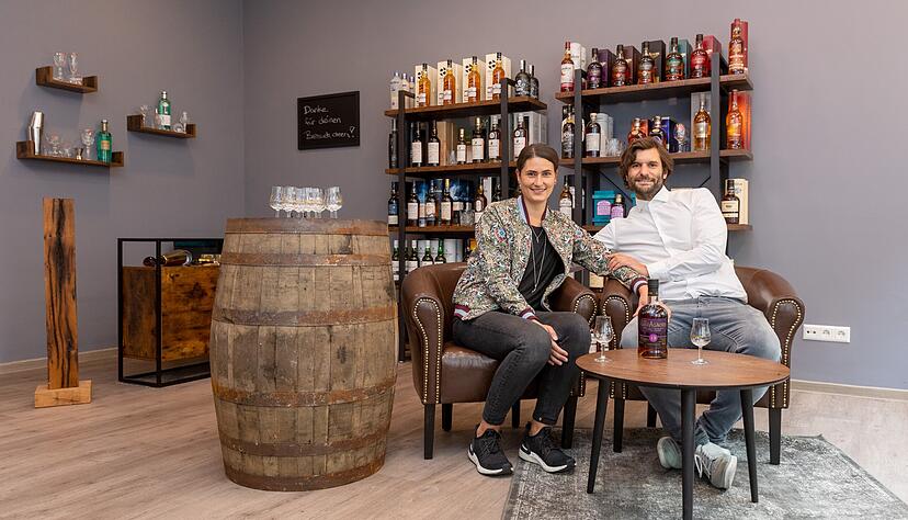 The Bottle Shop heißt die dritte Geschäftsidee von Elena Mayr und Stefan Glück in der Falkenstraße 2.
Fotos: Mario Berger The Bottle Shop heißt die dritte Geschäftsidee von Elena Mayr und Stefan Glück in der Falkenstraße 2.
Fotos: Mario Berger