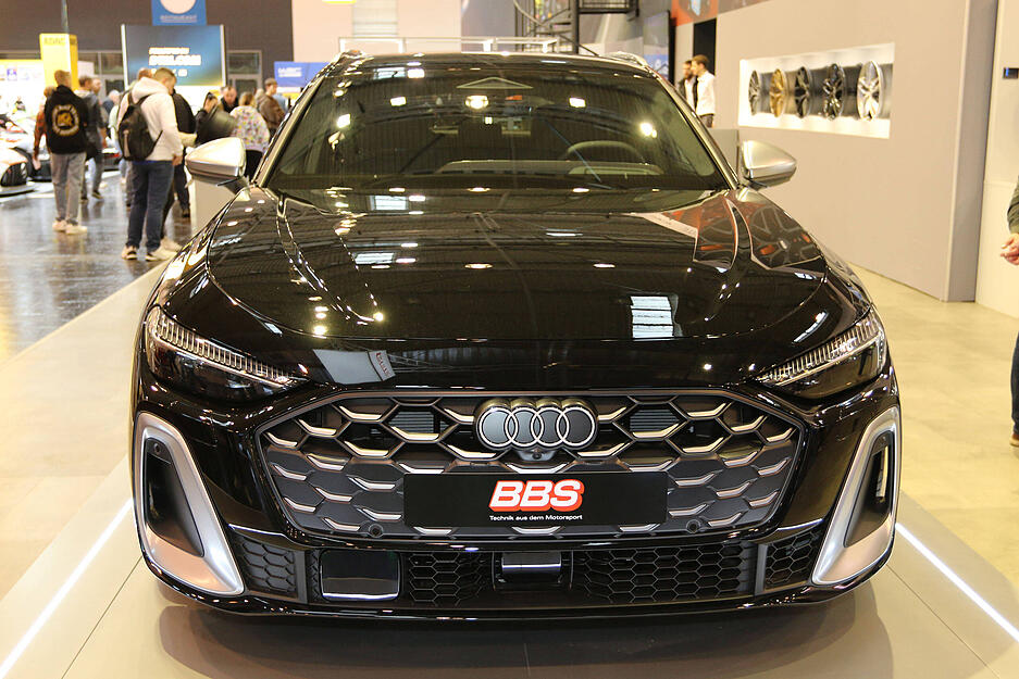 Im Audi A5 (B10) ist das Keyless-Go-System verbaut. Vorgestellt wurde das Fahrzeug Mitte Juli 2024. In den Handel kam es im November 2024.