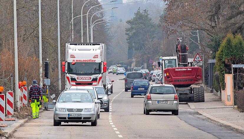 Die Theodor-Heuss-Straße in Klingenberg wird ab dem kommenden Montag für sieben Monate gesperrt. Der Verkehr wird großräumig umgeleitet.
Foto: Mario Berger