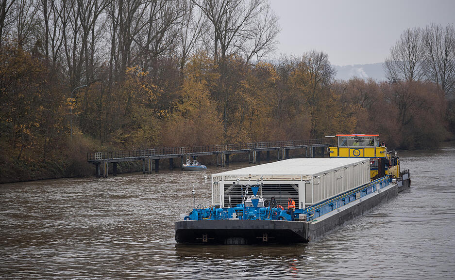 Vierter Castor-Transport auf dem Neckar Vierter Castor-Transport auf dem Neckar