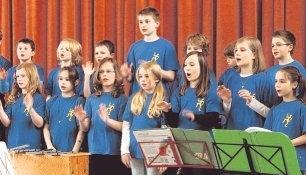 "Die Kinder haben mir sehr gut gefallen. Das verdient schon Bewunderung, vor so vielen Leuten aufzutreten."
Elfriede Glaser "Die Kinder haben mir sehr gut gefallen. Das verdient schon Bewunderung, vor so vielen Leuten aufzutreten."
Elfriede Glaser