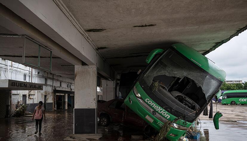 Auch der Busbahnhof der Stadt Poza Rica im Bundesstaat Veracruz stand unter Wasser.