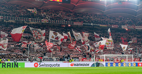 Die Fans des VfB Stuttgart reisen wohl aus Deventer vor dem Spiel gegen die Go Ahead Eagles wieder ab.
