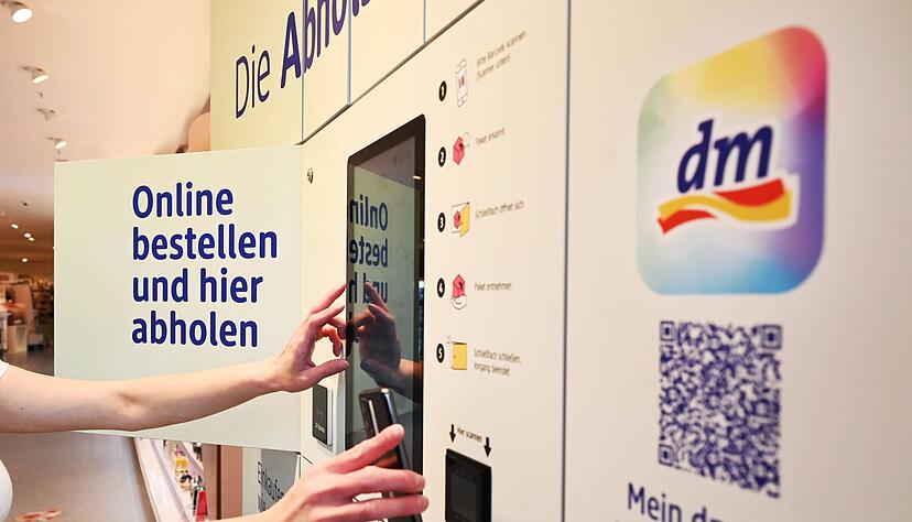 An mehr als 1.800 Abholstationen in Deutschland können Kundinnen und Kunden Waren abholen. (Archivbild) An mehr als 1.800 Abholstationen in Deutschland können Kundinnen und Kunden Waren abholen. (Archivbild)