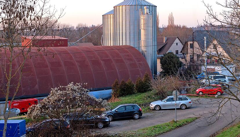 Die M&uuml;hle in Sontheim ist seit 1774 im Besitz der Familie Rahmer. Immer wieder wurde angebaut und erweitert. Zuletzt hat es aus der Nachbarschaft Beschwerden &uuml;ber L&auml;rm gegeben. 
Fotos: Mario Berger