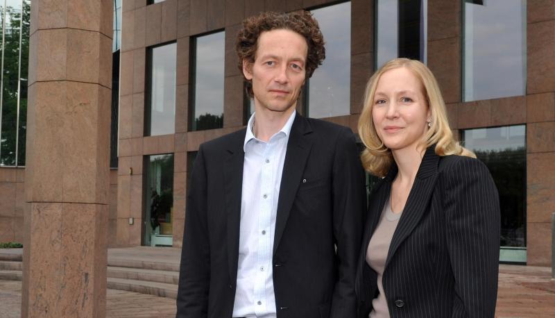 Beide im GefängnisL: Lars und Meike Schlecker, Kinder des Ex-Drogeriemarktkönig Anton Schlecker, vor der damaligen Unternehmenszentrale der Schlecker-Kette.