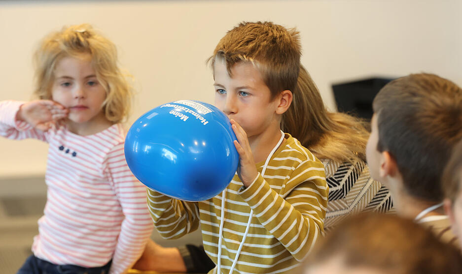 Kinderpressekonferenz mit DTM-Fahrern